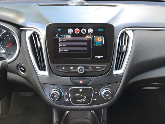 Used 2018 Chevrolet Malibu LT w/ Redline Edition FWD image 17