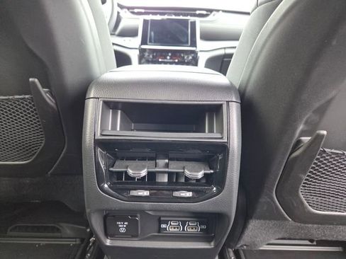 Used 2024 Jeep Grand Cherokee Altitude AWD/4WD image 28