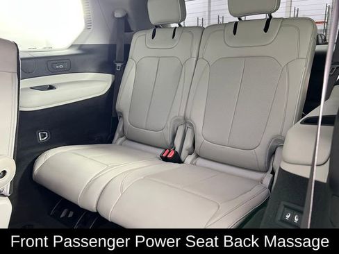 Used 2021 Jeep Grand Cherokee L Overland w/ Luxury Tech Group IV image 17