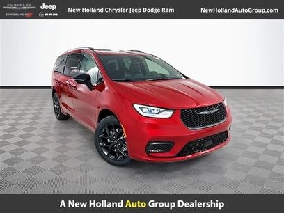 New 2026 Chrysler Pacifica Limited w/ S Appearance Package