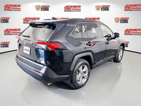 Certified 2022 Toyota RAV4 XLE w/ Convenience Package AWD/4WD image 16