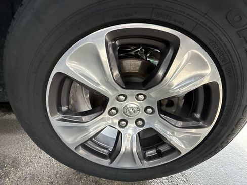 Used 2022 RAM 1500 Laramie AWD/4WD image 38