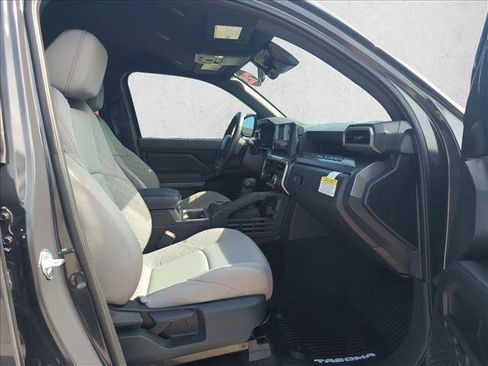 Used 2025 Toyota Tacoma SR5 image 18