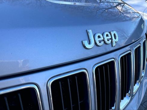 Used 2015 Jeep Grand Cherokee Limited w/ Luxury Group II image 28