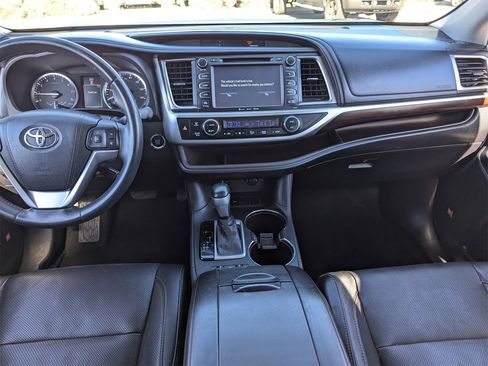 Used 2016 Toyota Highlander Limited image 21