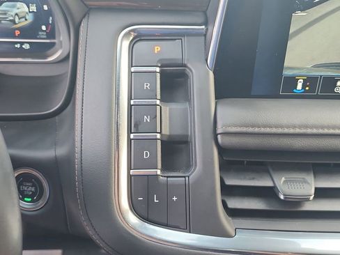 Certified 2023 Chevrolet Suburban High Country AWD/4WD image 16