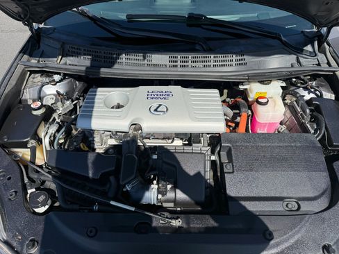 Used 2015 Lexus CT 200h w/ Navigation Package FWD image 3