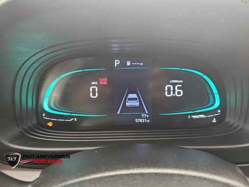Used 2024 Hyundai Venue SEL FWD image 13