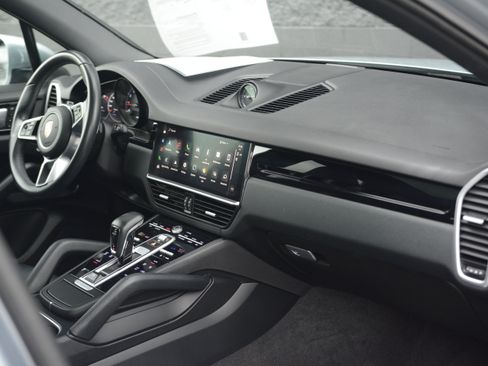 Certified 2023 Porsche Cayenne AWD/4WD image 29