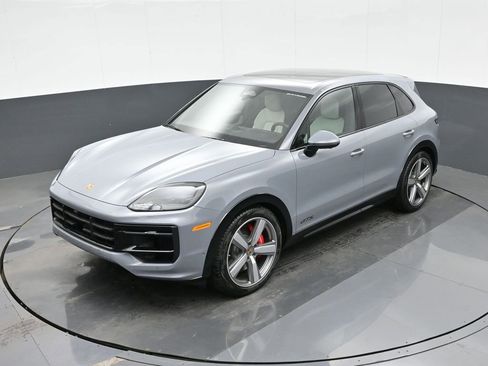 New 2026 Porsche Cayenne GTS AWD/4WD image 26