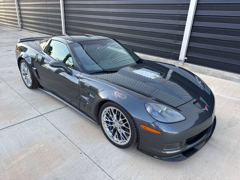 Used 2009 Chevrolet Corvette ZR1 w/ Preferred Equipment Group RWD image 26