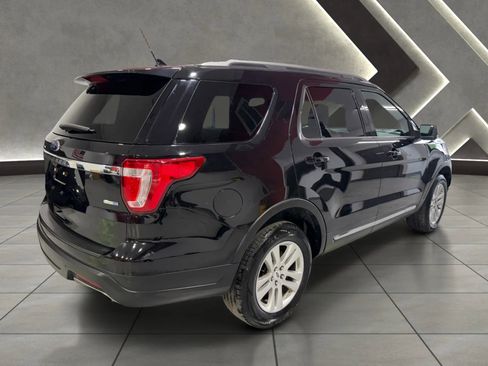 Used 2019 Ford Explorer XLT w/ Equipment Group 202A AWD/4WD image 3