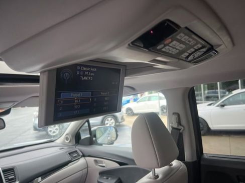 Used 2018 Honda Pilot Touring image 18