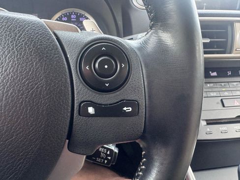 Used 2015 Lexus IS 250 RWD image 18