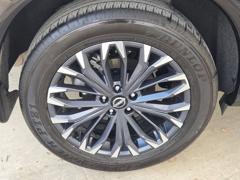 Certified 2025 Nissan Rogue Platinum image 33