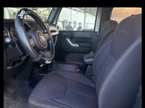 Used 2013 Jeep Wrangler Rubicon w/ PWR Convenience Group image 12