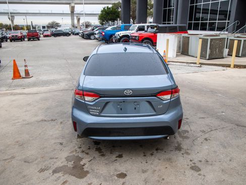 Used 2022 Toyota Corolla LE image 8
