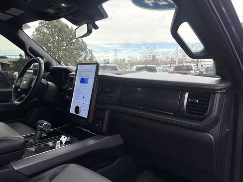 Used 2024 Ford F150 Lightning Lariat image 28