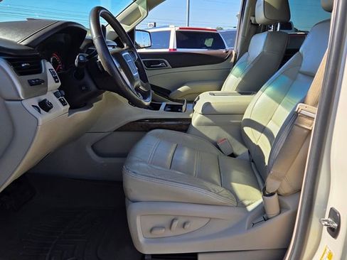 Used 2015 GMC Yukon Denali w/ Premium Package image 11