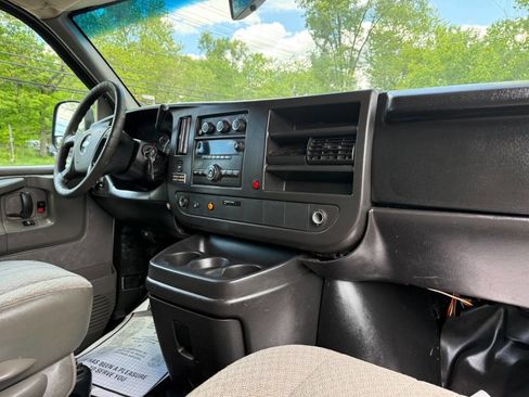 Used 2013 Chevrolet Express 1500 RWD image 10