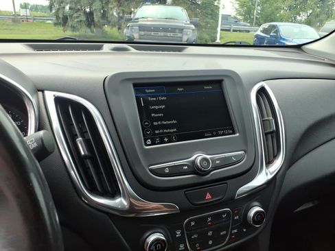 Used 2019 Chevrolet Equinox LT FWD image 17