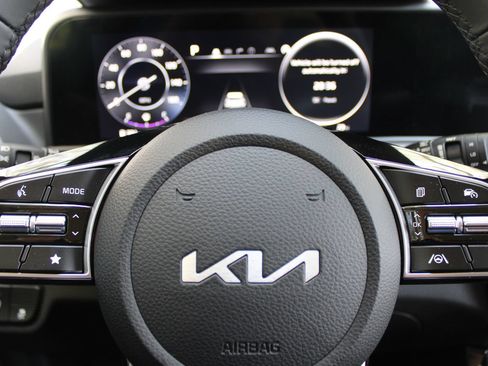 Certified 2025 Kia Seltos S AWD/4WD image 25