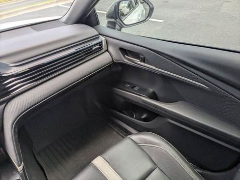 Used 2025 Toyota Camry SE w/ Convenience Package FWD image 15