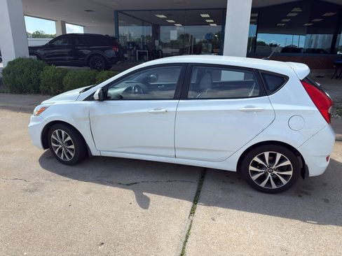 Used 2015 Hyundai Accent Sport FWD image 10