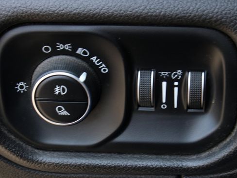 Used 2019 RAM 1500 Big Horn image 17