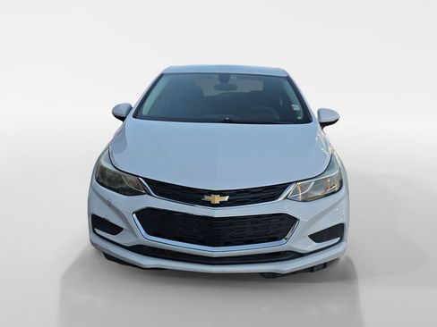 Used 2018 Chevrolet Cruze LT w/ Convenience Package image 8