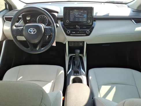 Used 2022 Toyota Corolla Cross L FWD image 11