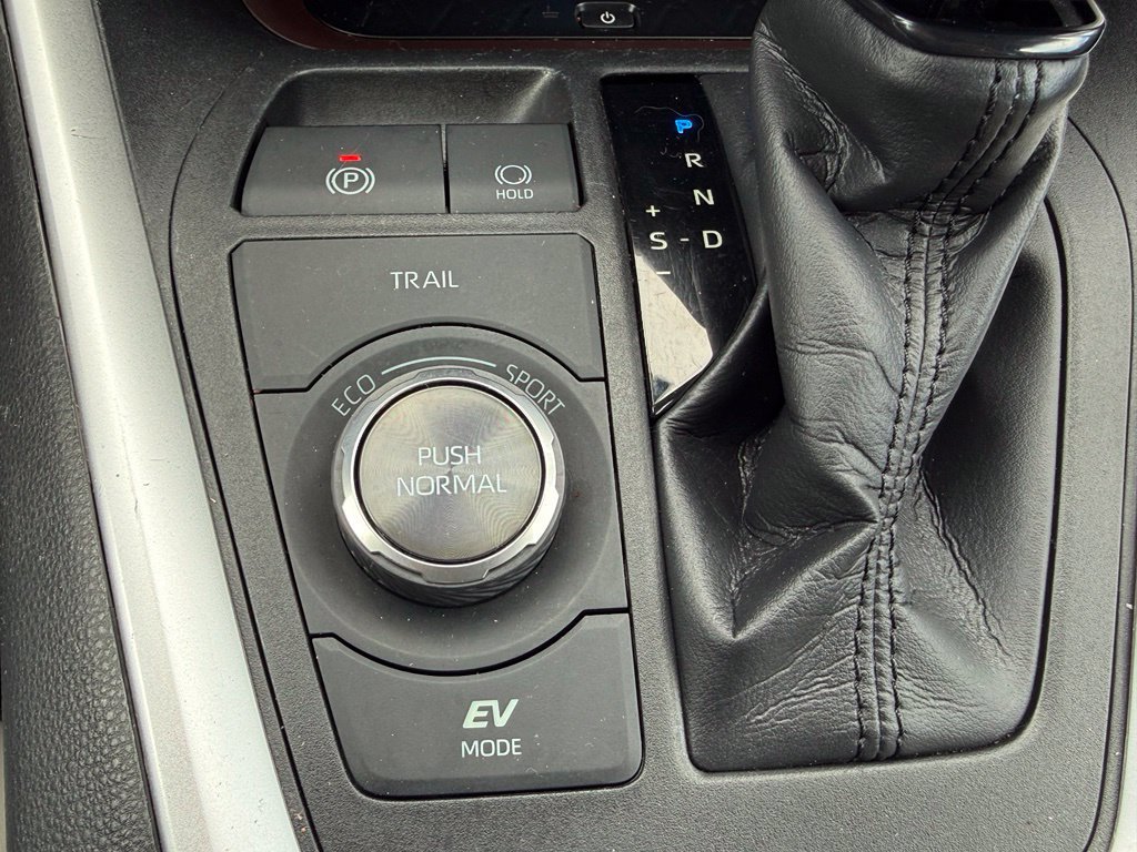 Used 2019 Toyota RAV4 Limited AWD/4WD image 26