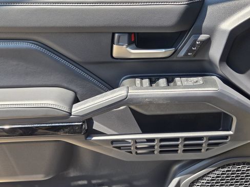 New 2026 Toyota 4Runner Limited AWD/4WD image 21