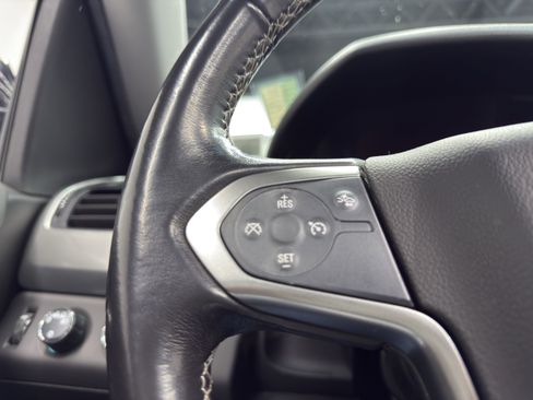 Used 2019 Chevrolet Suburban LT image 17