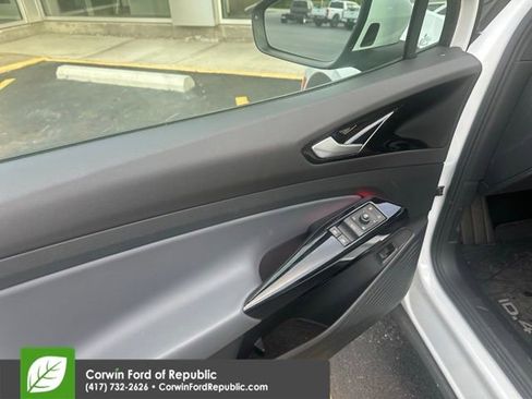 Used 2022 Volkswagen ID.4 Pro S RWD image 14
