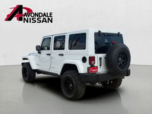 Used 2017 Jeep Wrangler Unlimited Rubicon w/ Connectivity Group AWD/4WD image 4