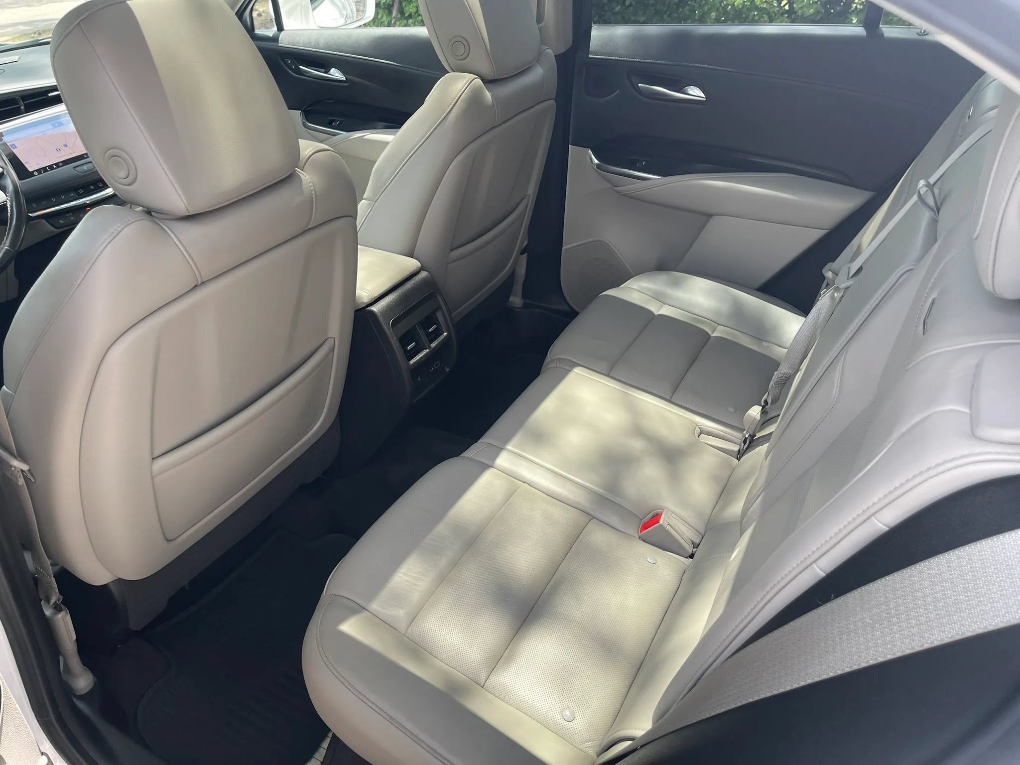 Used 2019 Cadillac XT4 Premium Luxury FWD image 12