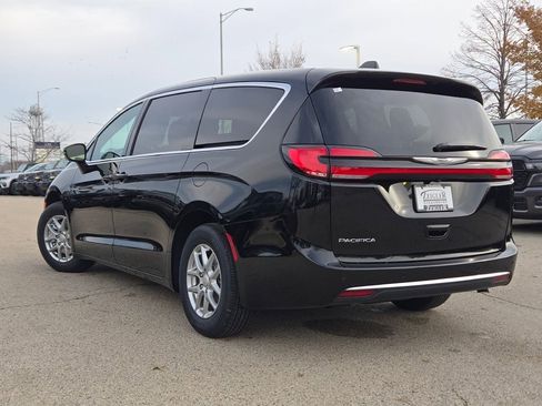 New 2026 Chrysler Pacifica Select image 14