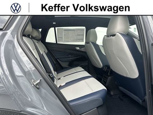 New 2025 Volkswagen ID.4 Pro S Plus AWD/4WD image 20
