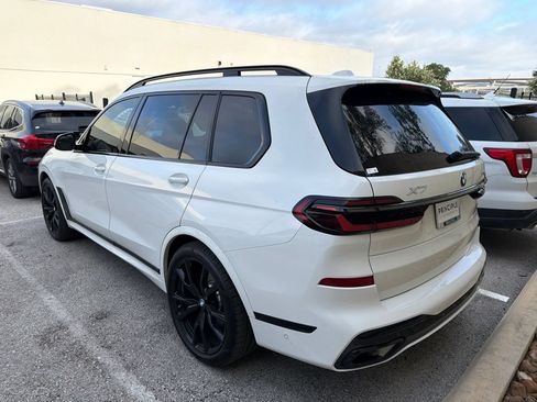 Used 2026 BMW X7 xDrive40i w/ M Sport Package AWD/4WD image 3