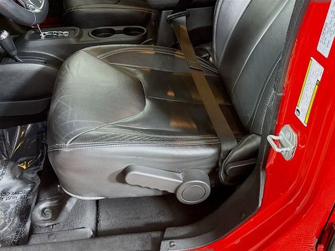 Used 2018 Jeep Wrangler Unlimited Sahara w/ Max Tow Package image 20