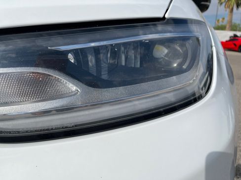 Certified 2024 Chrysler Pacifica Touring-L FWD image 9