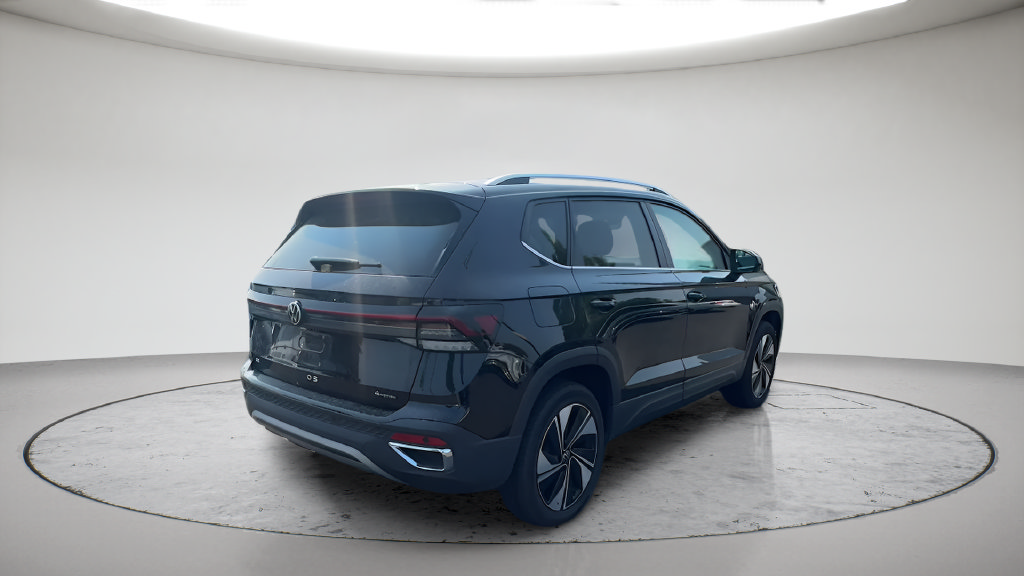Used 2025 Volkswagen Taos SE AWD/4WD image 11