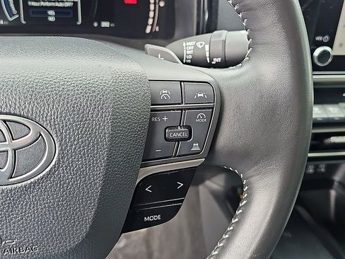 Used 2025 Toyota Camry SE image 22