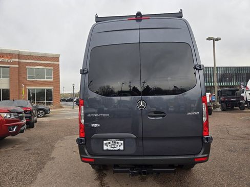 Used 2024 Mercedes-Benz Sprinter 2500 image 8