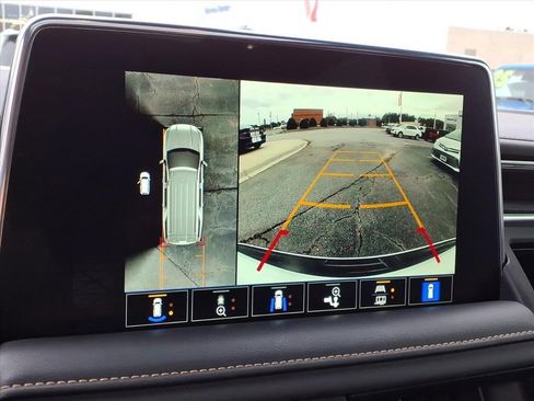 Used 2022 GMC Yukon AT4 w/ Technology Package image 24