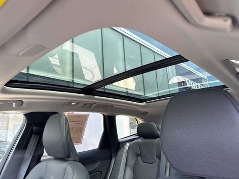 Certified 2025 Volvo XC60 B5 Plus AWD/4WD image 25