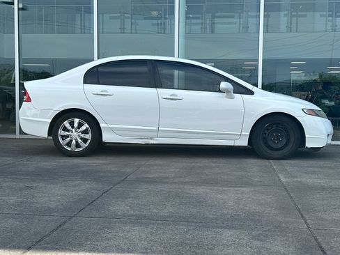 Used 2011 Honda Civic LX image 2