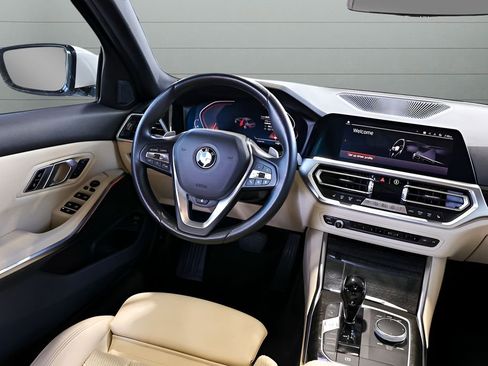 Used 2022 BMW 330i xDrive Sedan w/ Driving Assistance Package AWD/4WD image 24