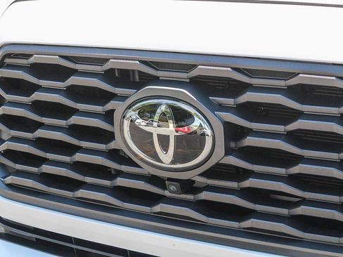 Certified 2022 Toyota Tacoma TRD Sport w/ TRD Premium Sport Package AWD/4WD image 6